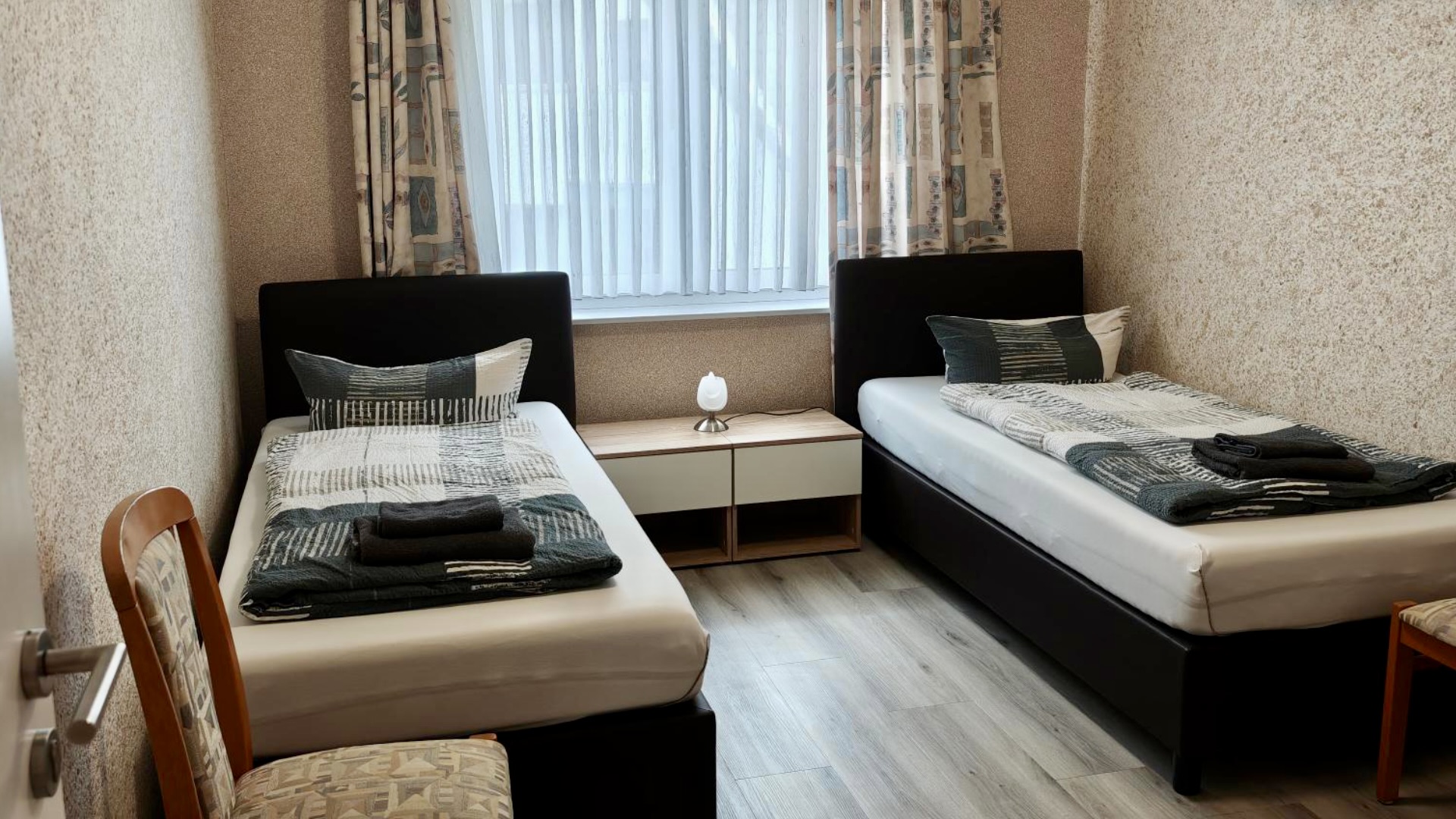 Apartment 6 - Zimmer 1