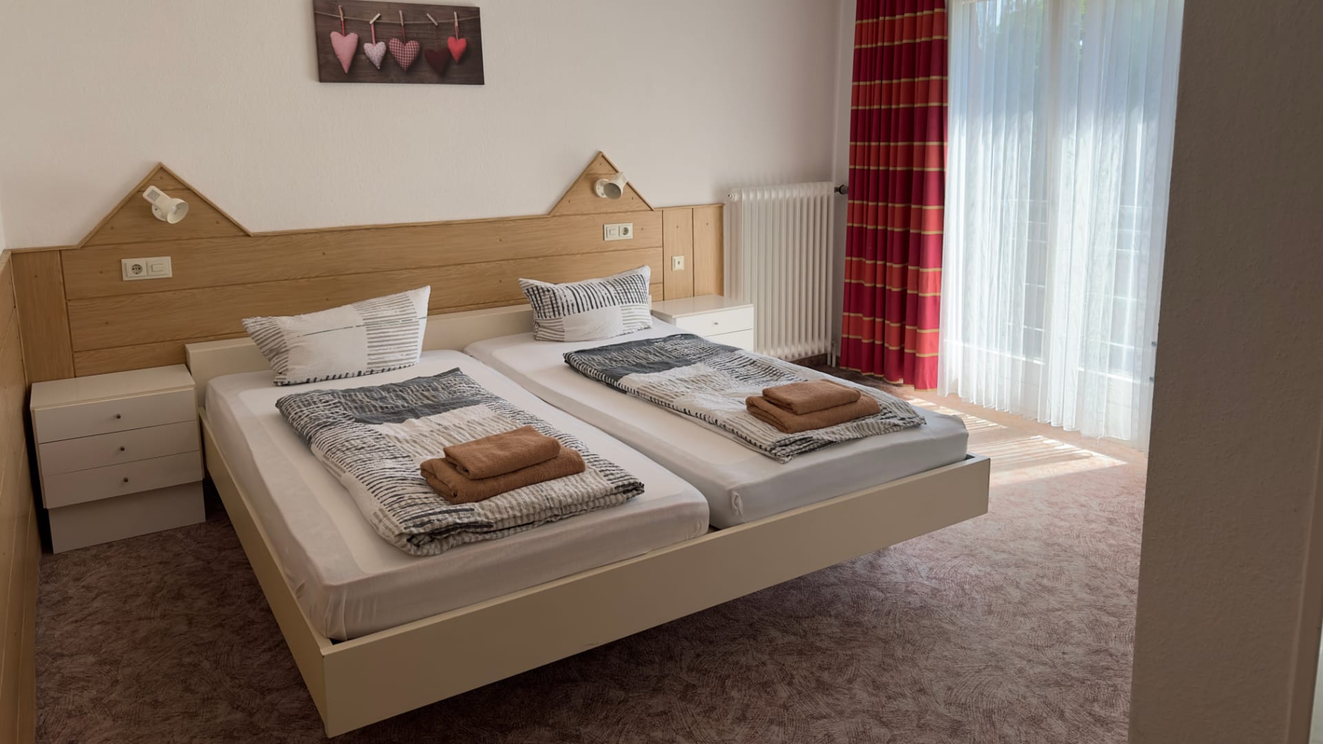 Zi. 206 Doppelzimmer mit Balkon und Seeblick